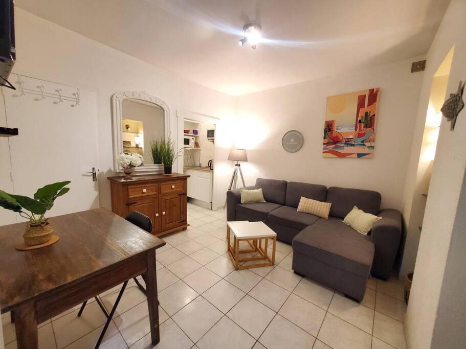 A L'Ombre De La Cathedrale Apartment Narbonne Bagian luar foto